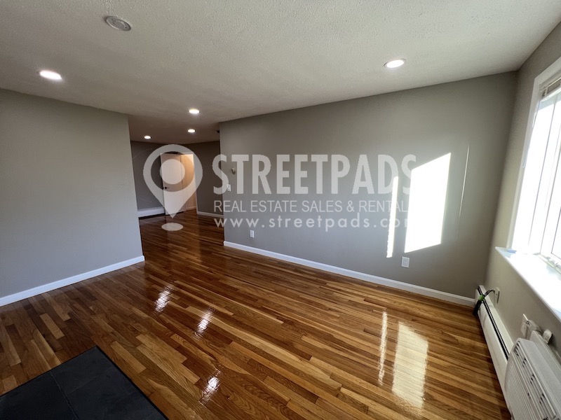 Photos of apartment on Evergreen St.,Boston MA 02130