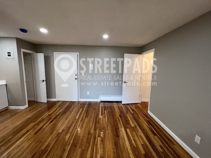 Photos of apartment on Evergreen St.,Boston MA 02130