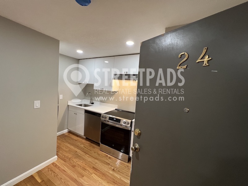 Photos of apartment on Evergreen St.,Boston MA 02130