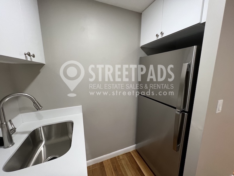 Photos of apartment on Evergreen St.,Boston MA 02130