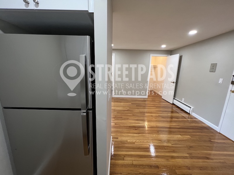 Photos of apartment on Evergreen St.,Boston MA 02130