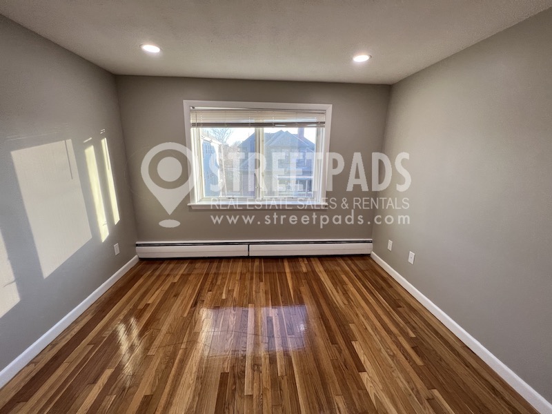 Photos of apartment on Evergreen St.,Boston MA 02130