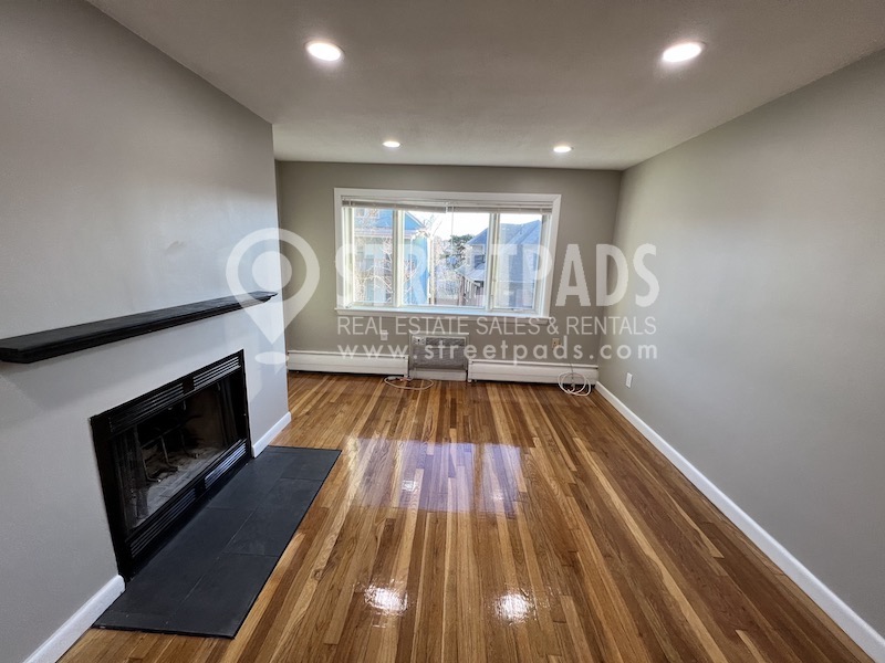 Photos of apartment on Evergreen St.,Boston MA 02130