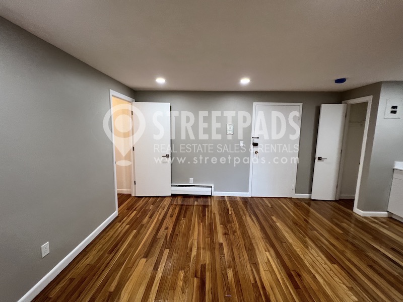 Photos of apartment on Evergreen St.,Boston MA 02130