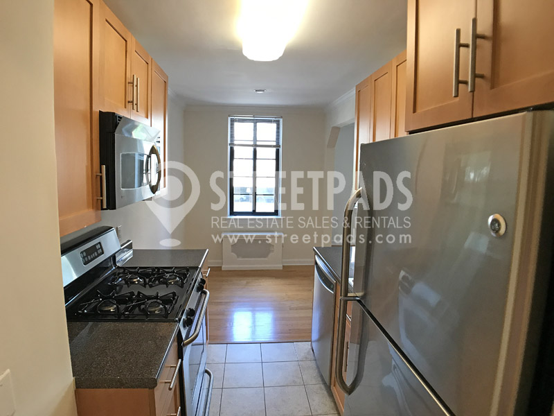 Photos of apartment on Brattle St.,Cambridge MA 02138