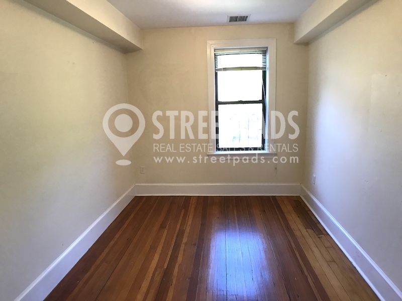 Photos of apartment on Massachusetts Ave.,Cambridge MA 02139