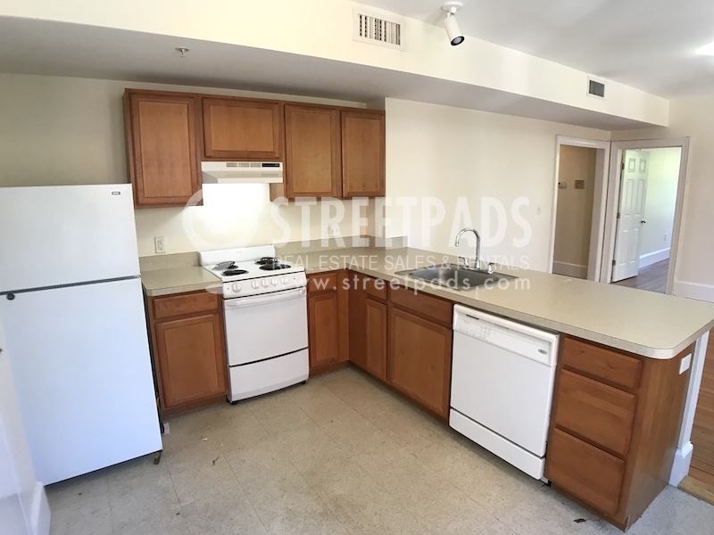 Photos of apartment on Massachusetts Ave.,Cambridge MA 02139