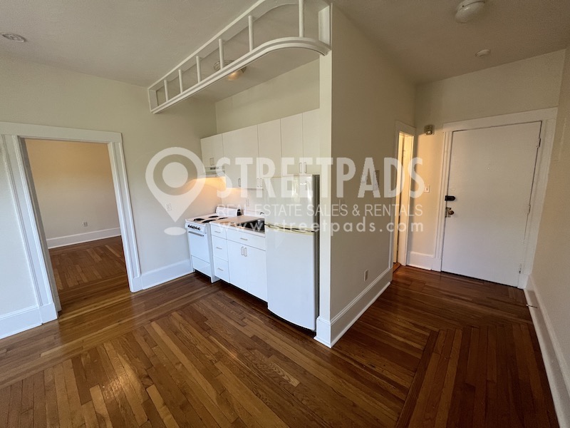 Photos of apartment on Fairbanks St.,Brookline MA 02446