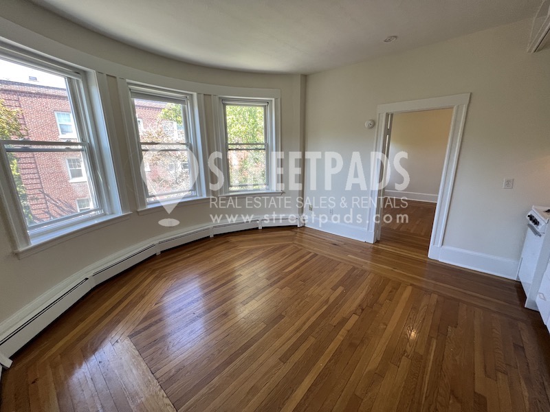 Photos of apartment on Fairbanks St.,Brookline MA 02446