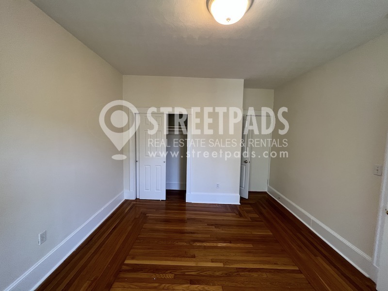 Photos of apartment on Fairbanks St.,Brookline MA 02446