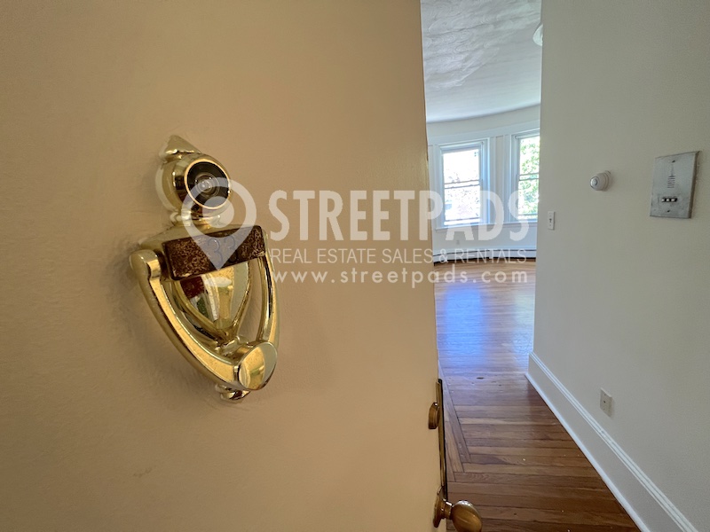 Photos of apartment on Fairbanks St.,Brookline MA 02446