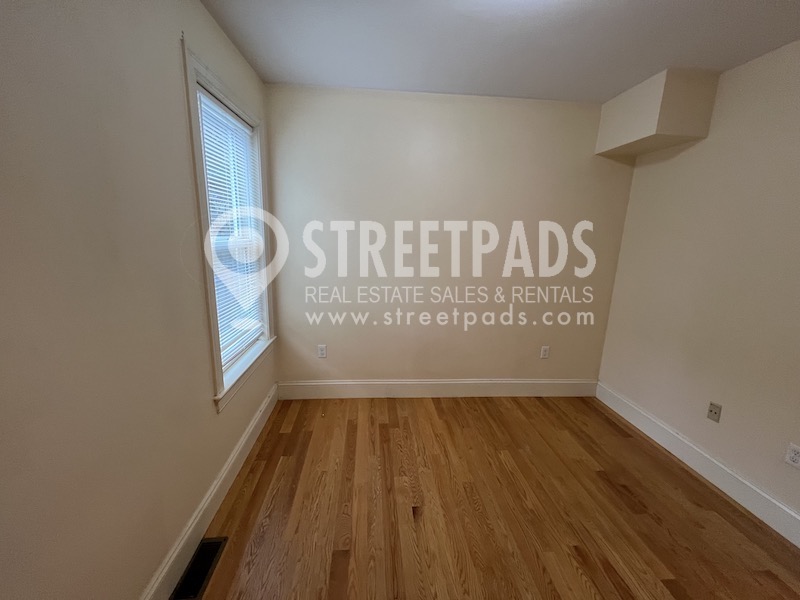 Photos of apartment on Pratt St.,Boston MA 02134