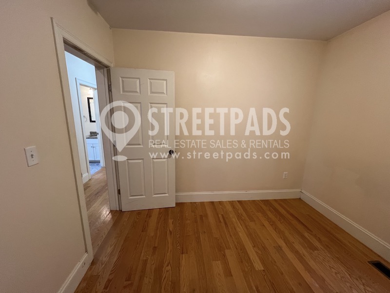 Photos of apartment on Pratt St.,Boston MA 02134