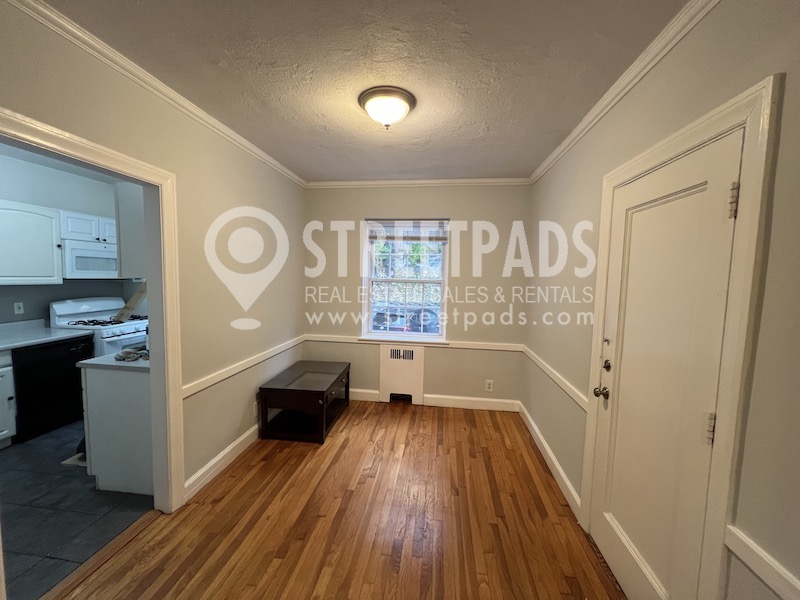 Photos of apartment on Beacon St.,Brookline MA 02446