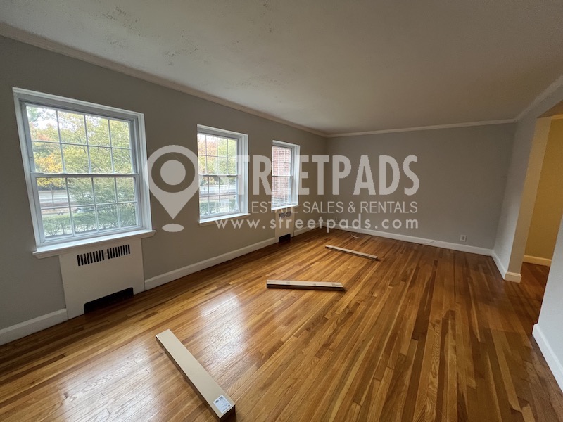 Photos of apartment on Beacon St.,Brookline MA 02446