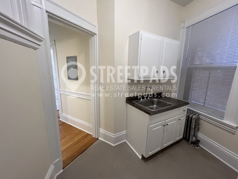 Photos of apartment on Ware St.,Cambridge MA 02138