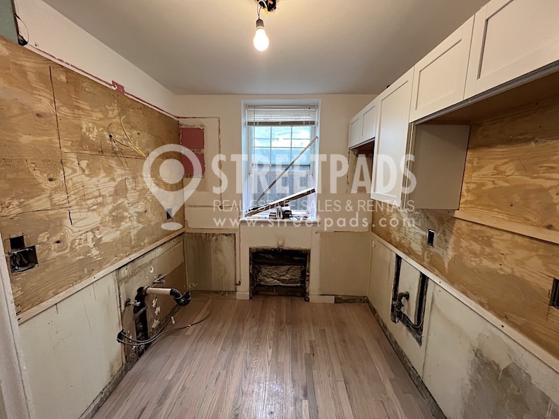 Photos of apartment on Beacon St.,Brookline MA 02446