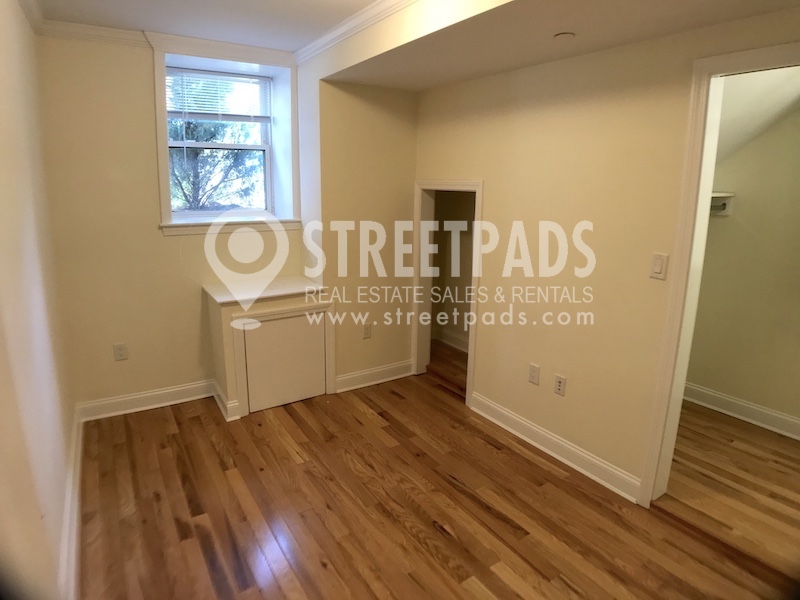 Photos of apartment on Chauncy St.,Cambridge MA 02138