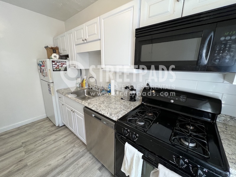 Photos of apartment on Beacon St.,Brookline MA 02446