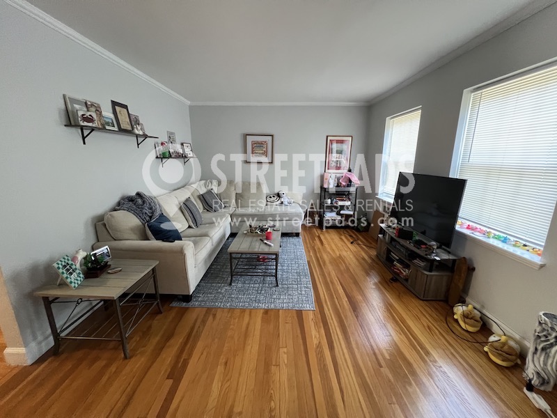 Photos of apartment on Beacon St.,Brookline MA 02446