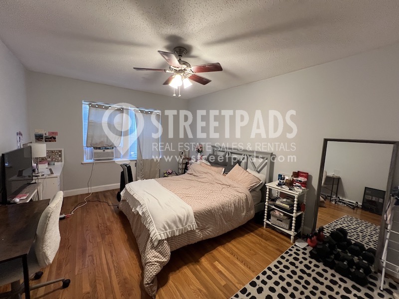 Photos of apartment on Beacon St.,Brookline MA 02446