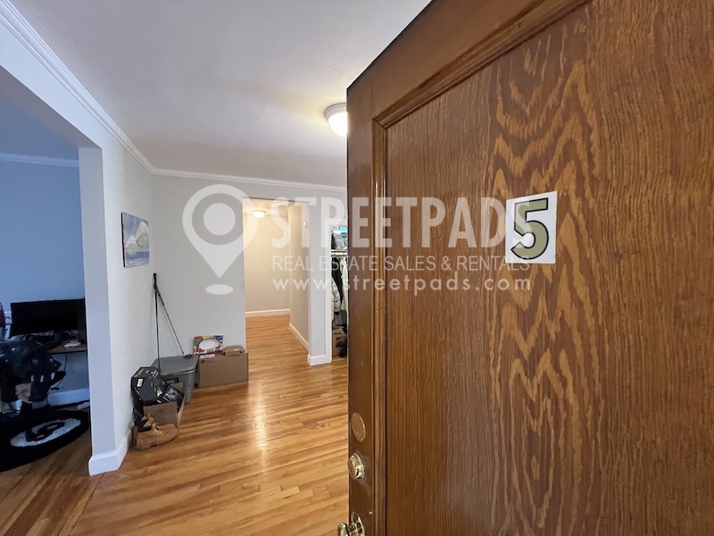 Photos of apartment on Beacon St.,Brookline MA 02446