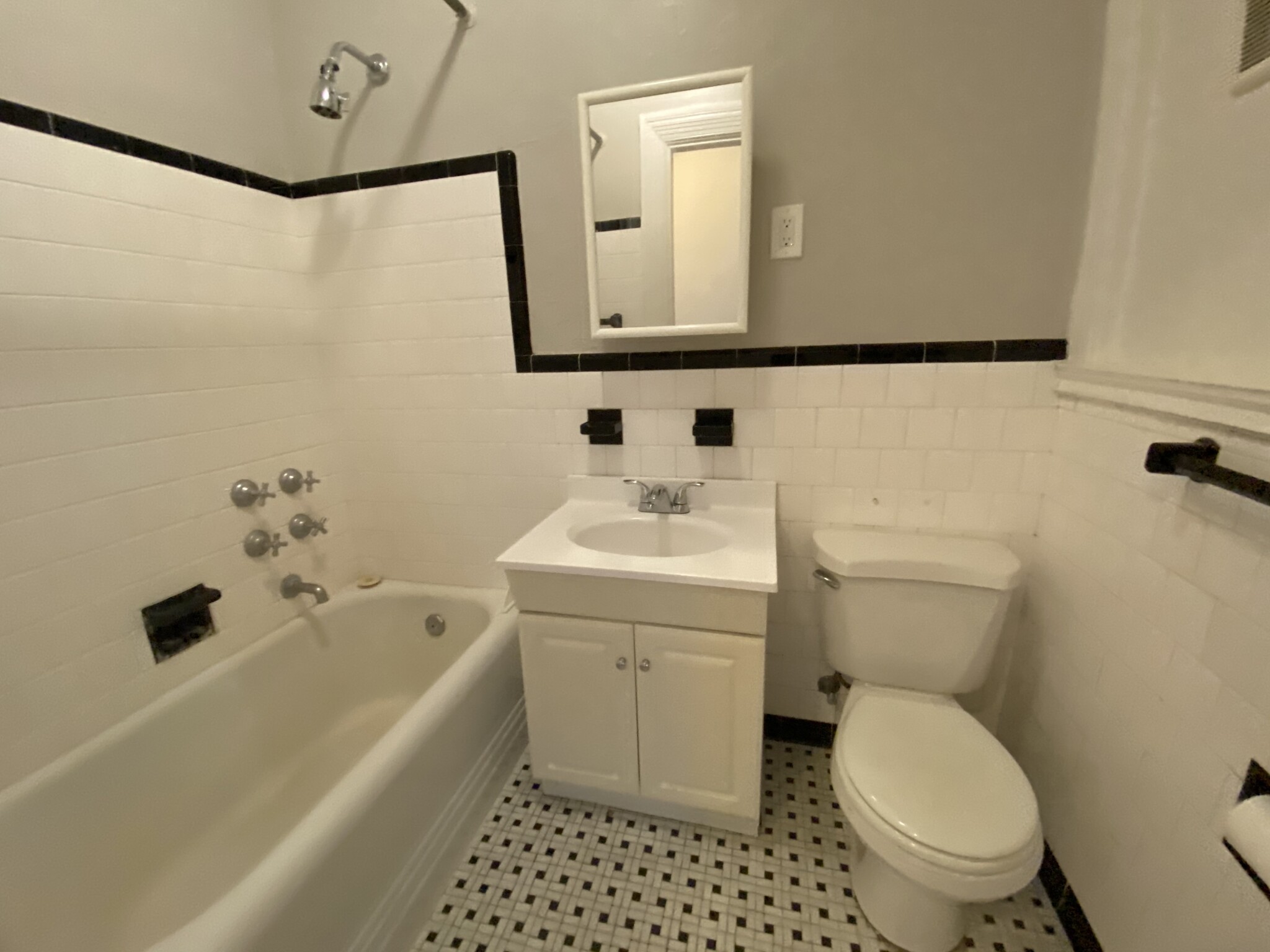 9 Sewall Ave, Coolidge Corner