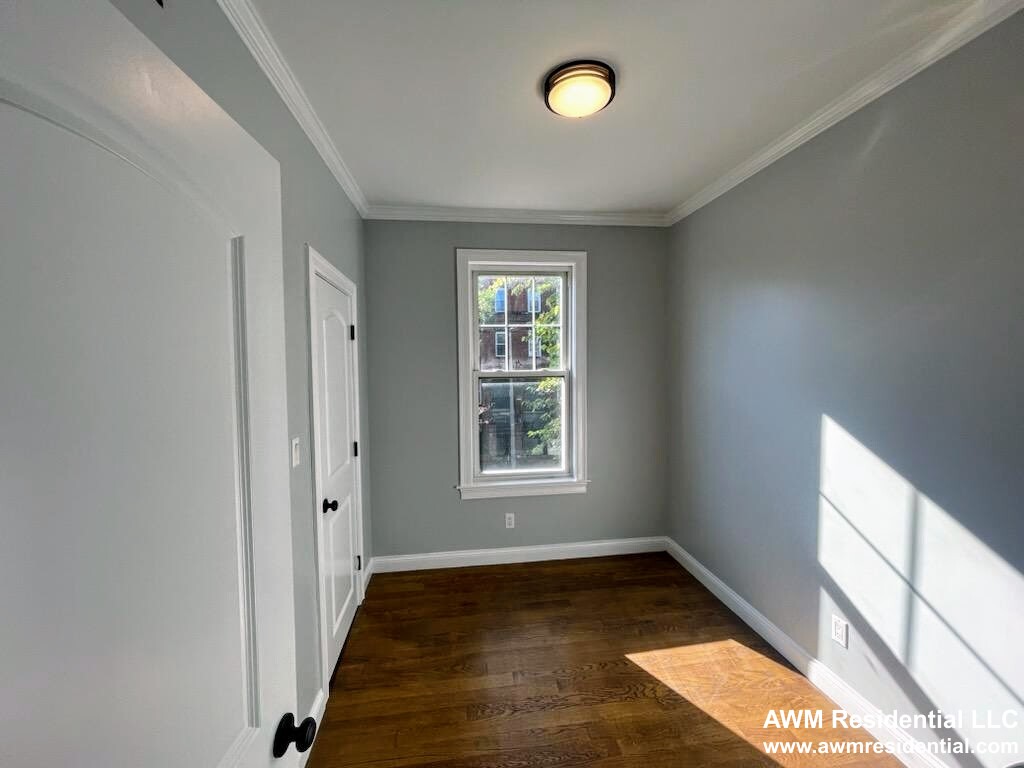 77 Cottage St, Dorchester