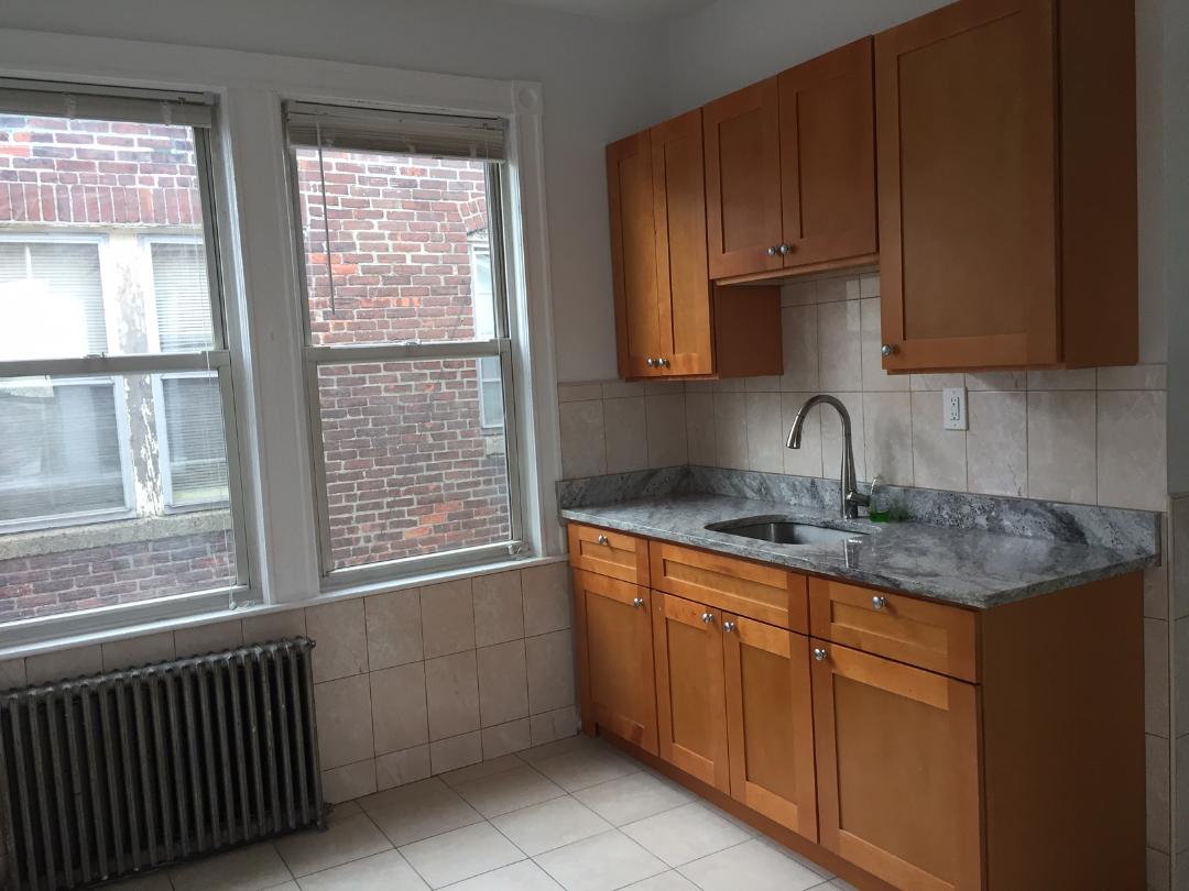 3 bed, 1 bath apartment for rent at 10 Chestnut Hill Ave Unit 3, Brighton — photo 2 of 18