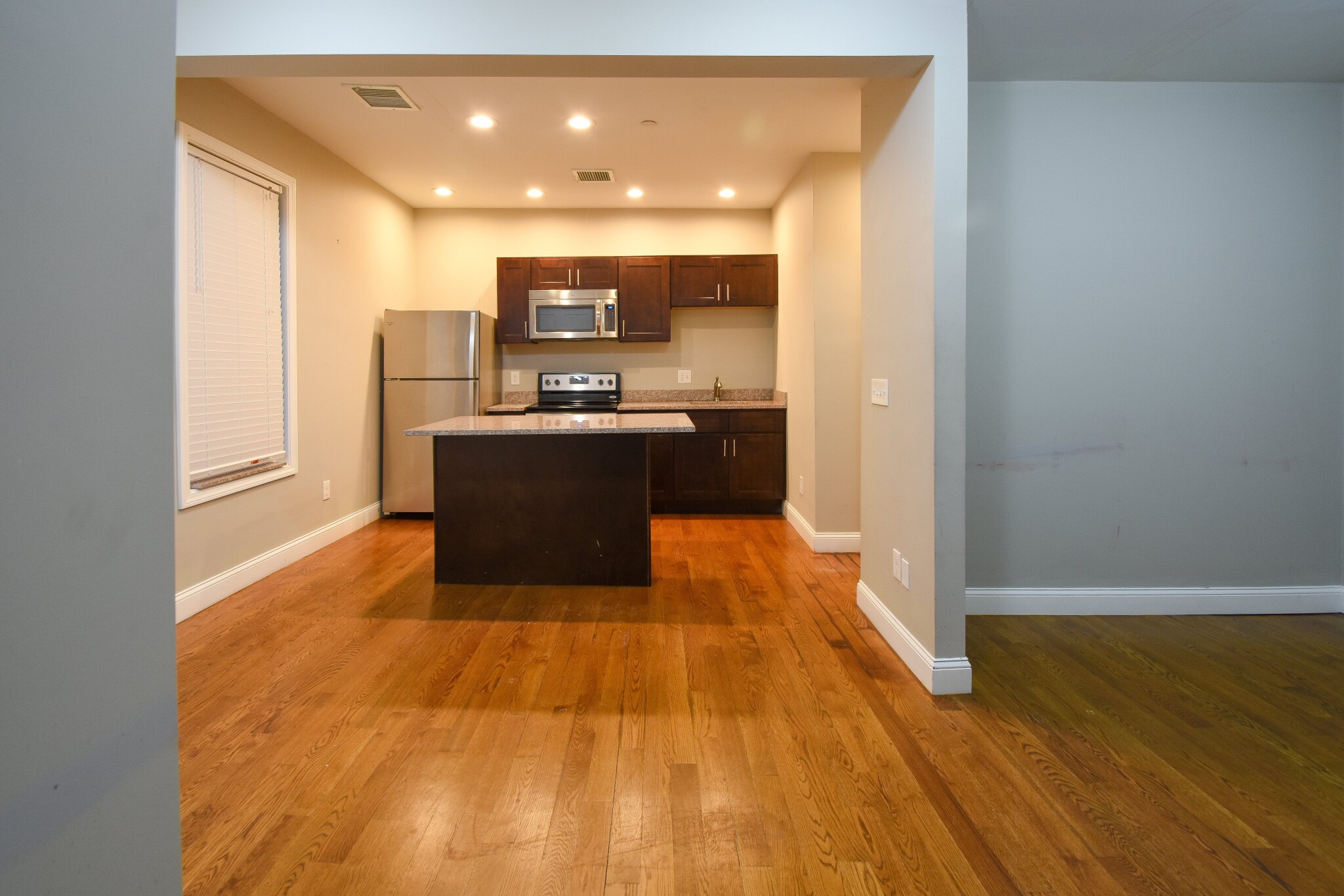 100 Boston St, South Boston