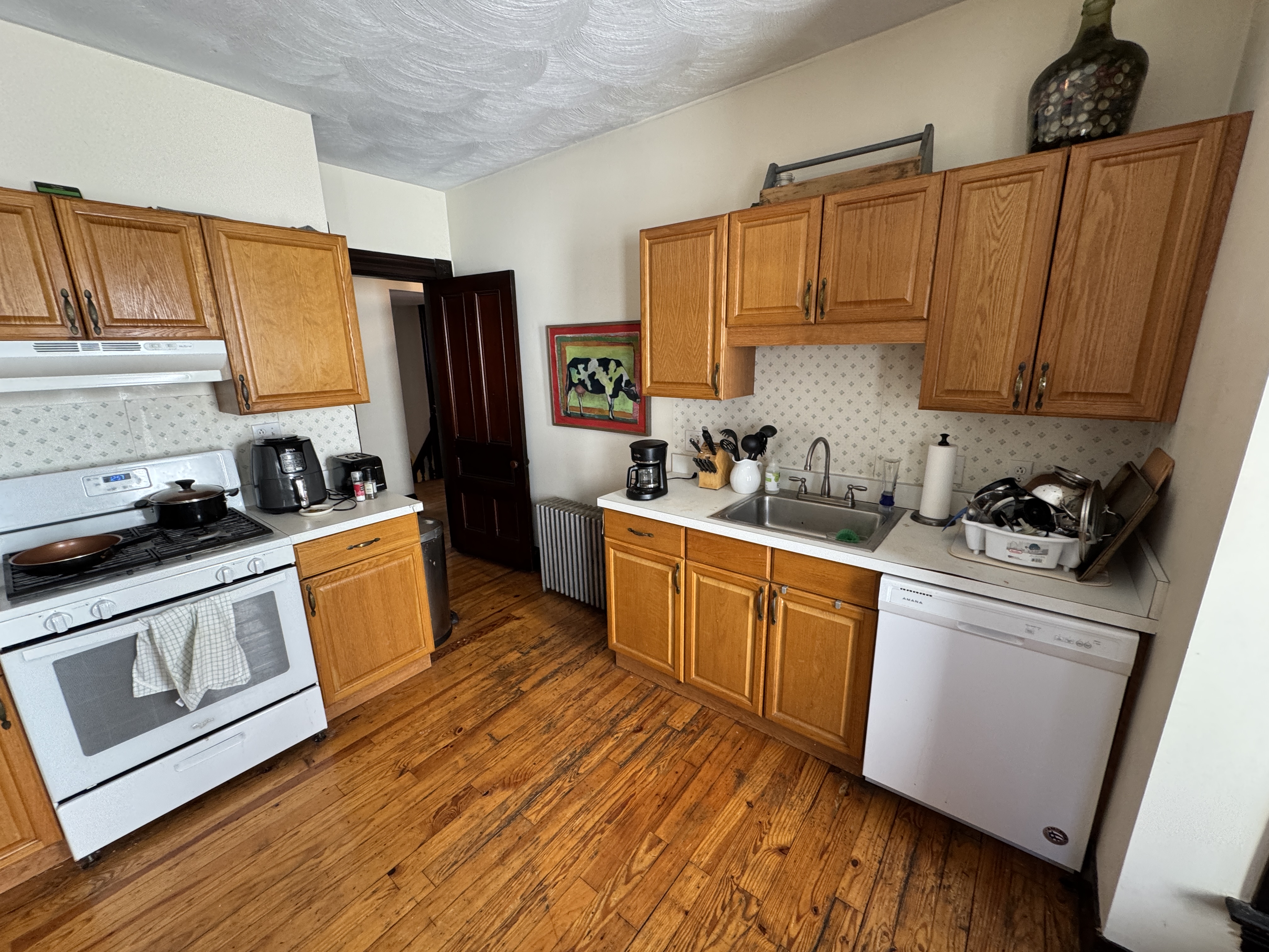 Photos of apartment on Holland St.,Somerville MA 02144