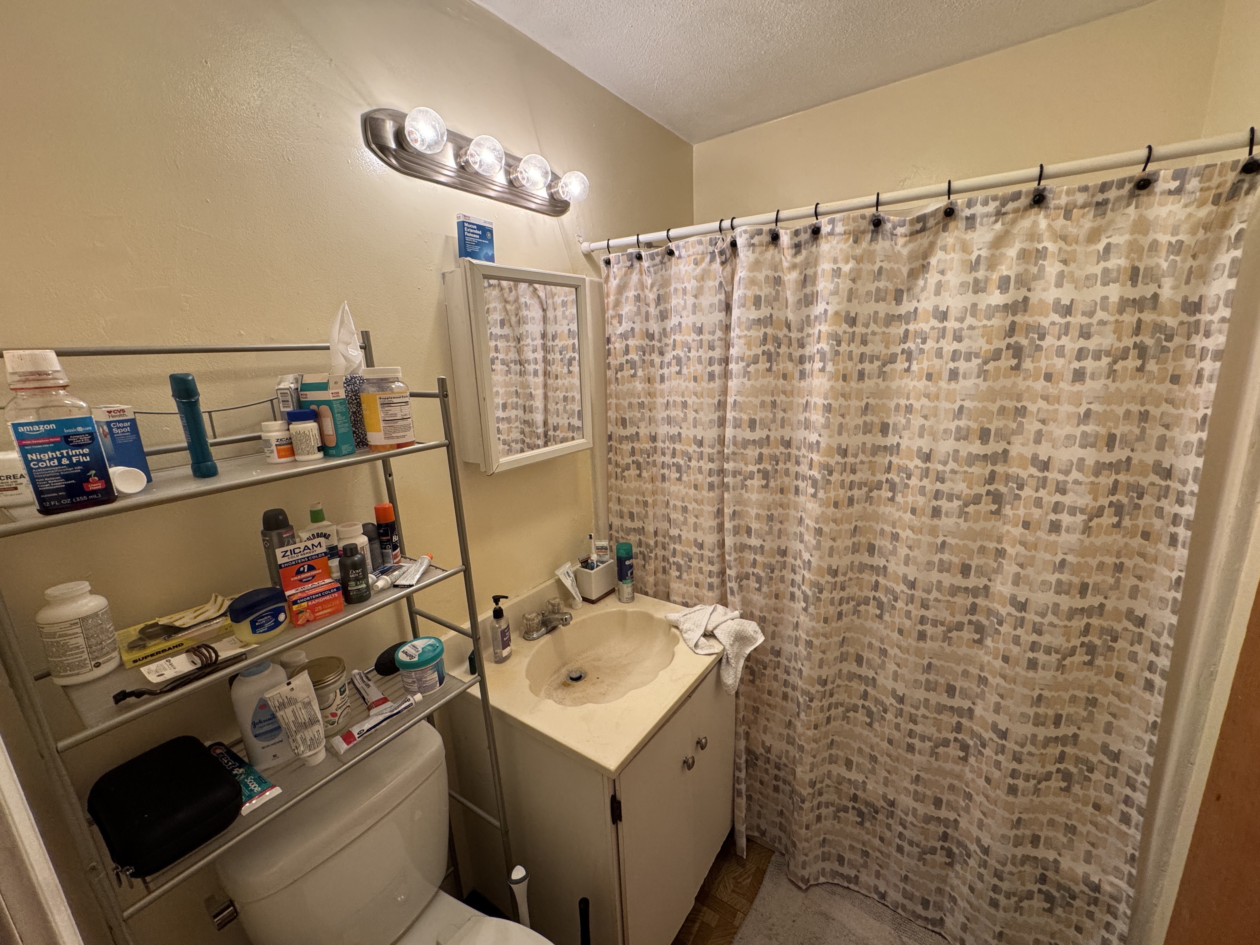 Photos of apartment on Holland St.,Somerville MA 02144