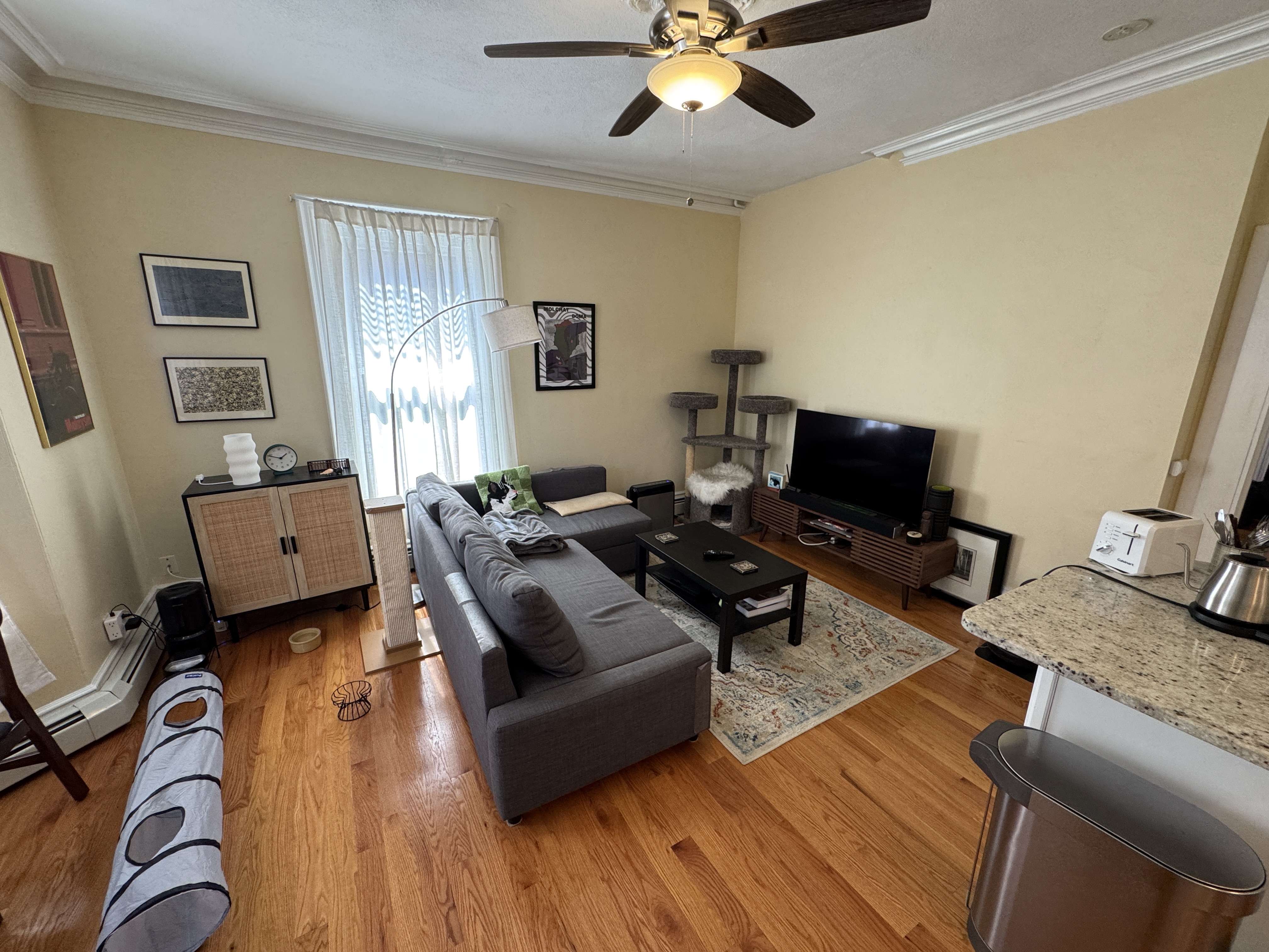 Photos of apartment on Concord Turnpike,Cambridge MA 02140