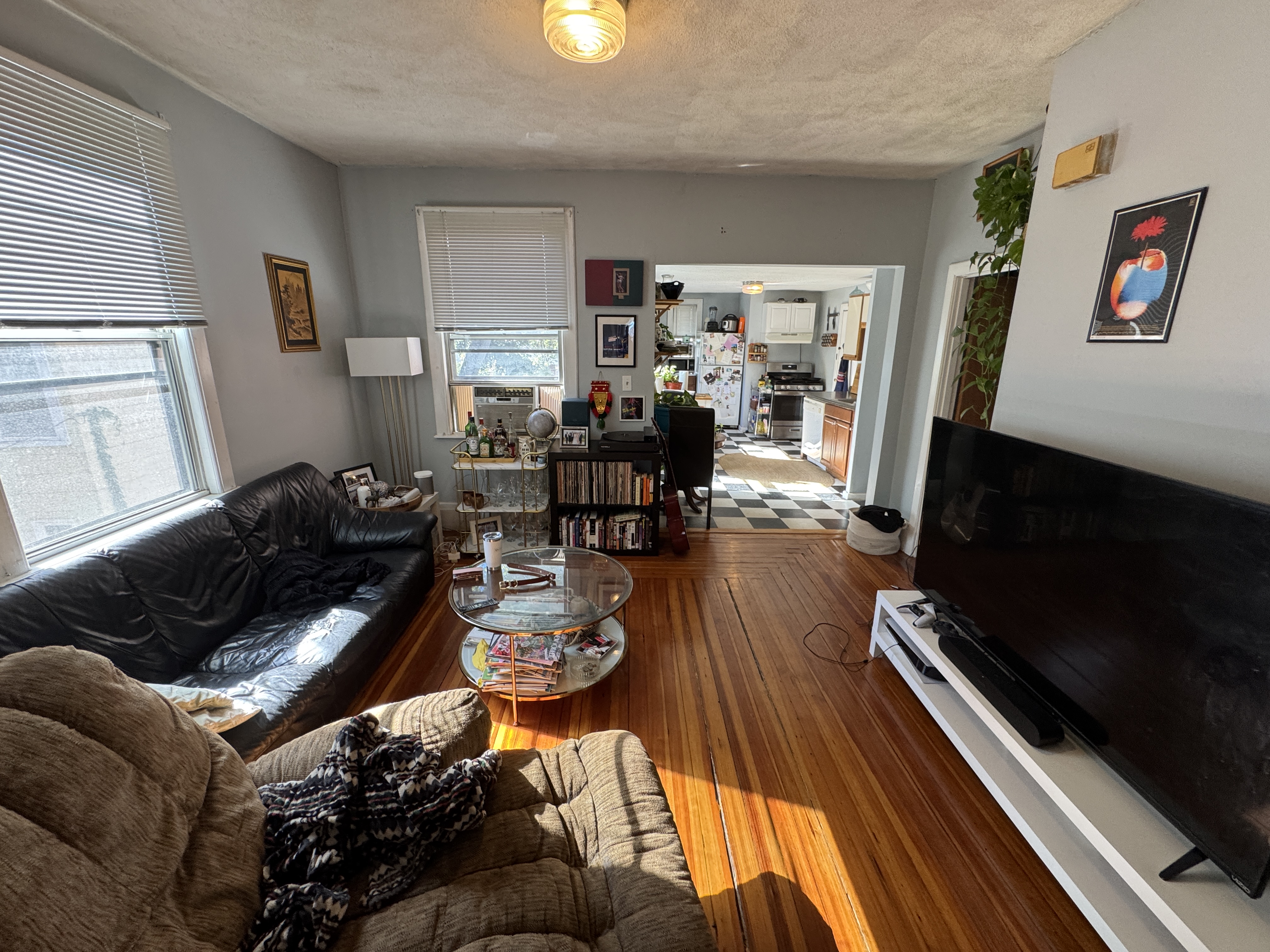 Pictures of  property for rent on Holland St., Somerville, MA 02144