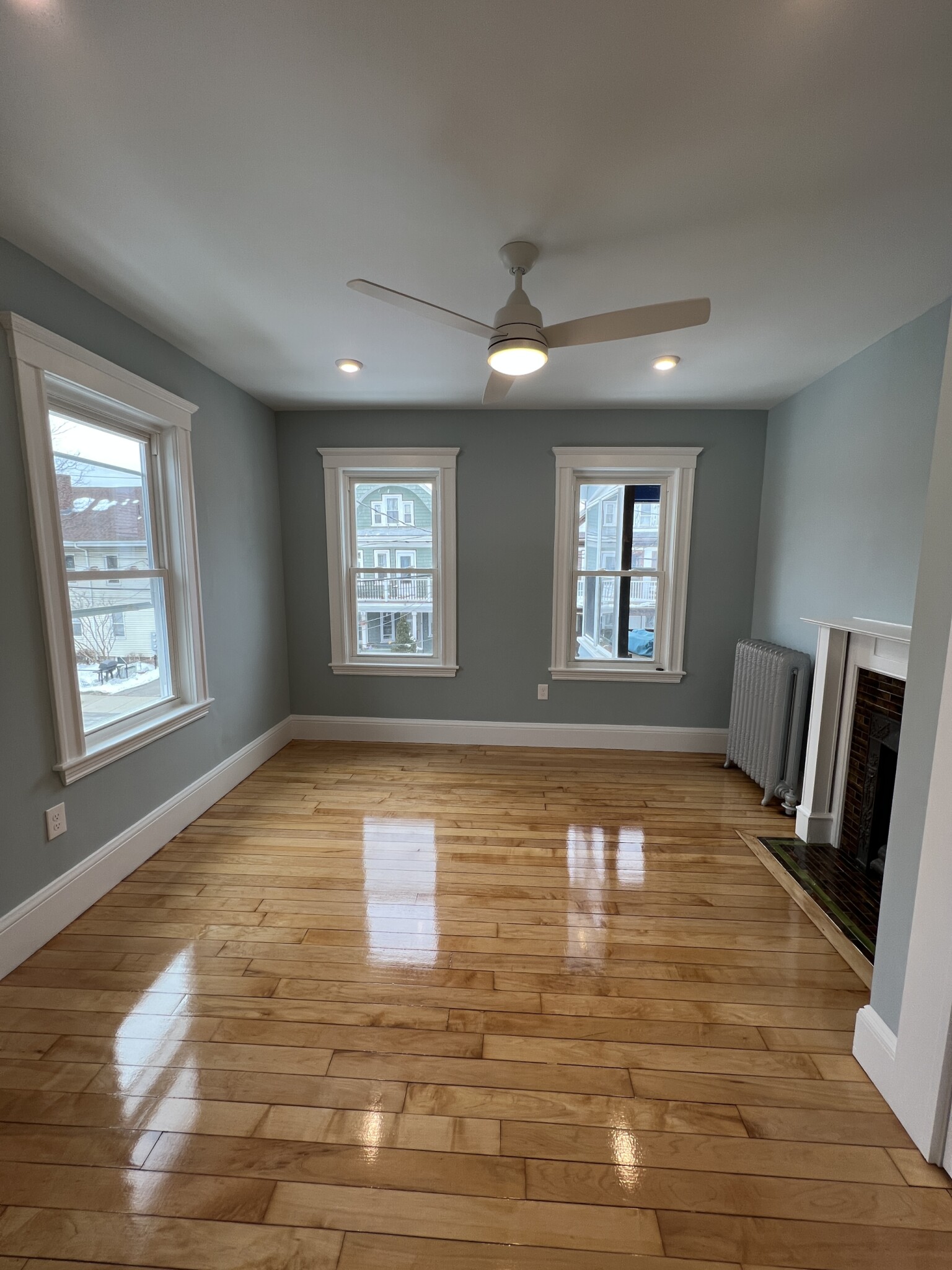 11 Burnham St, Tufts