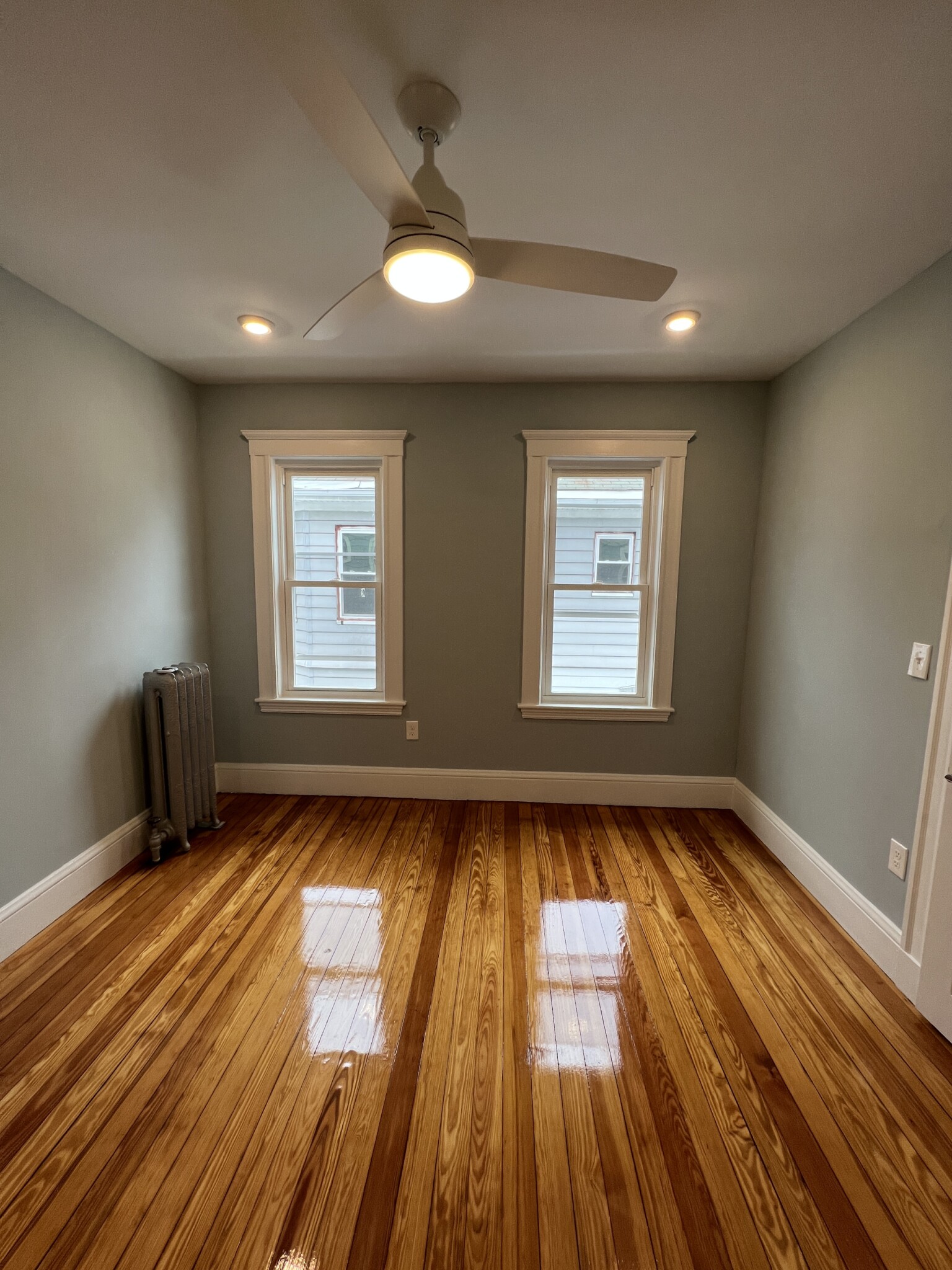 11 Burnham St, Tufts