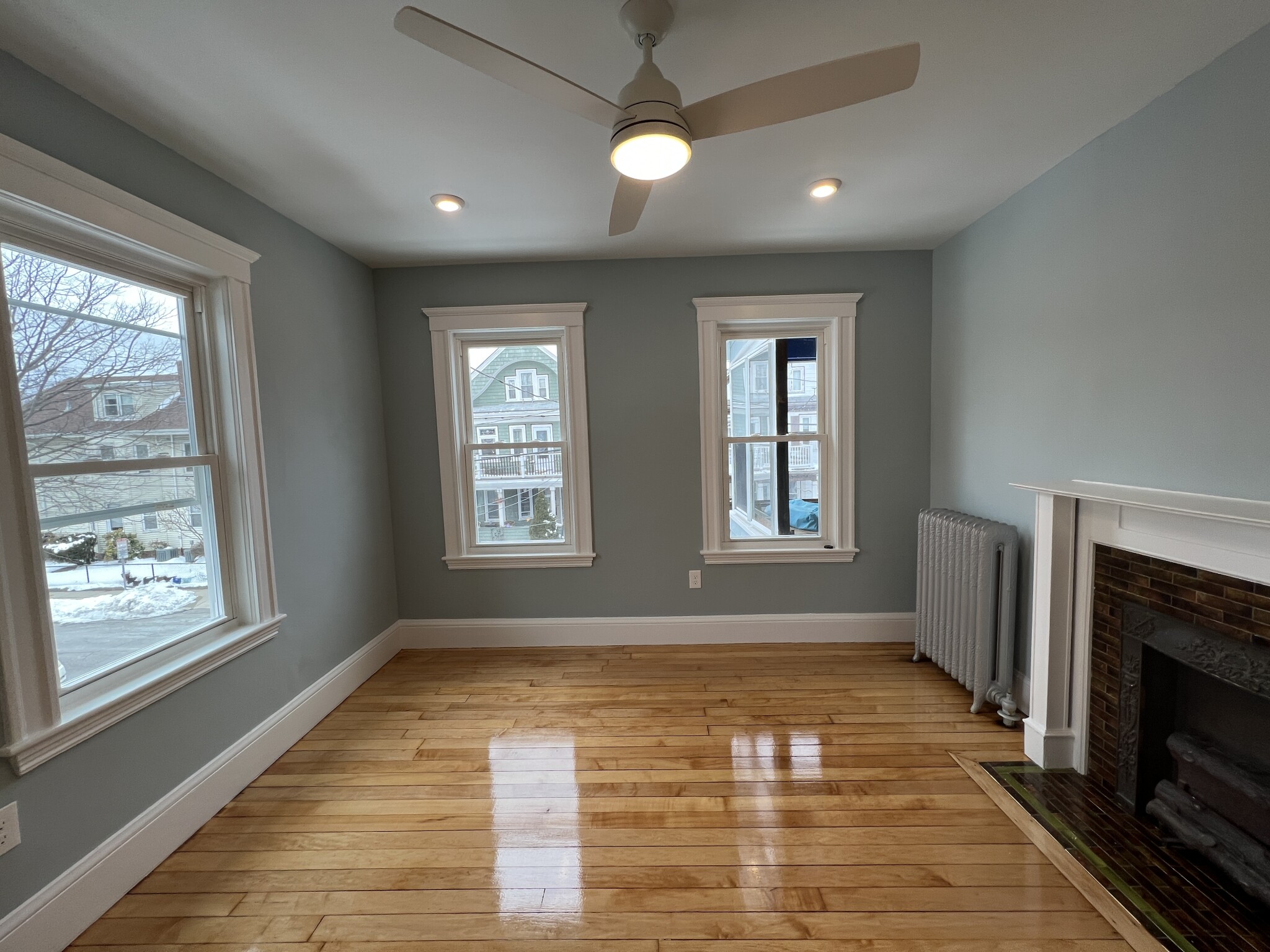 11 Burnham St, Tufts