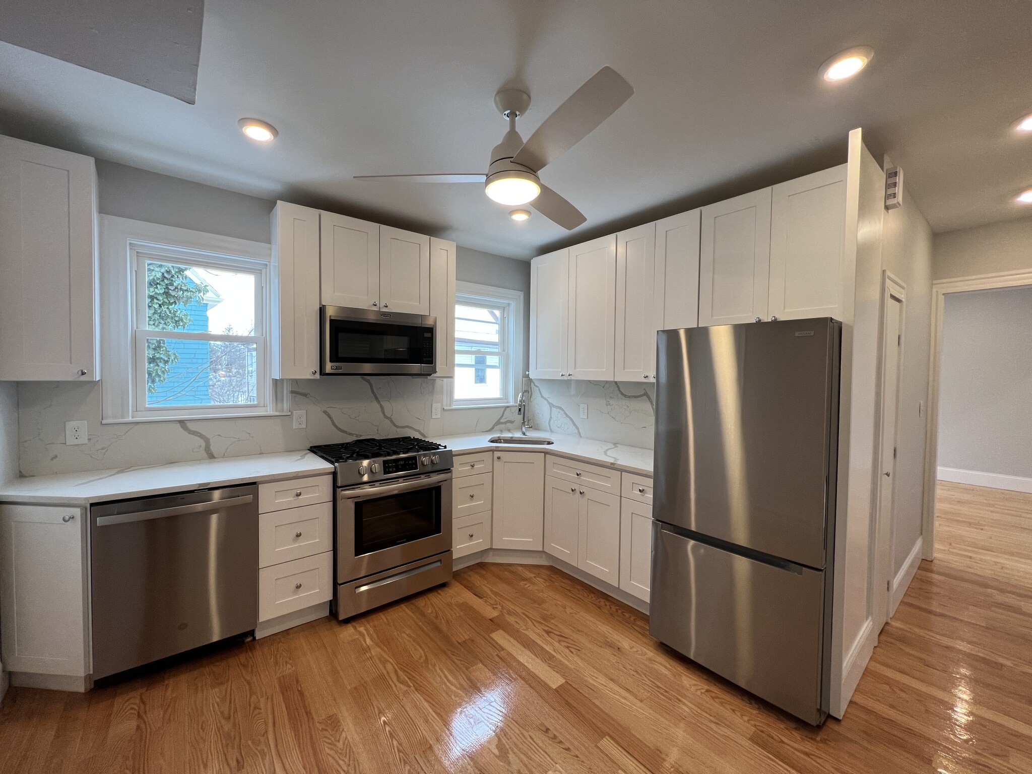 11 Burnham St, Tufts