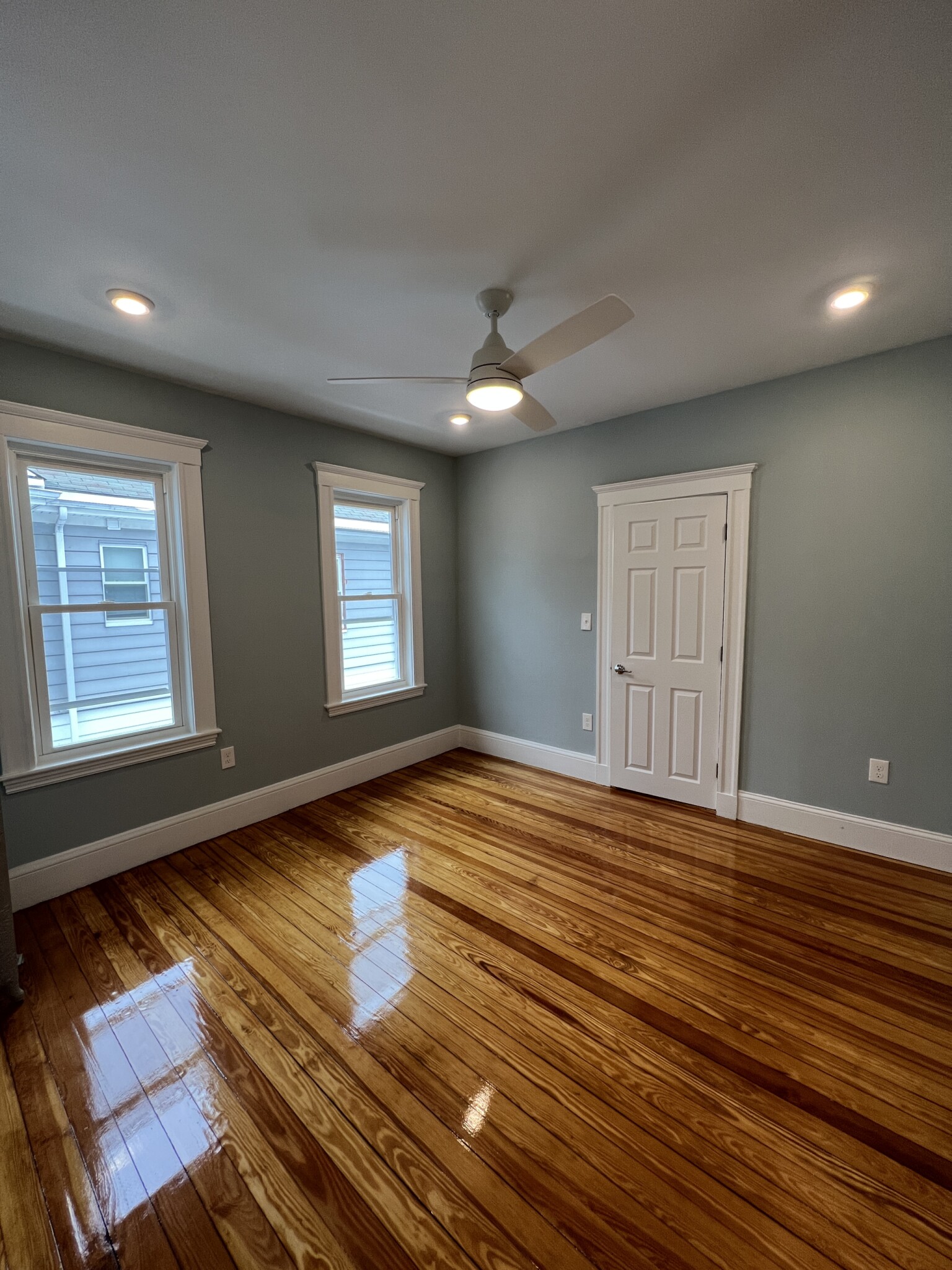 11 Burnham St, Tufts