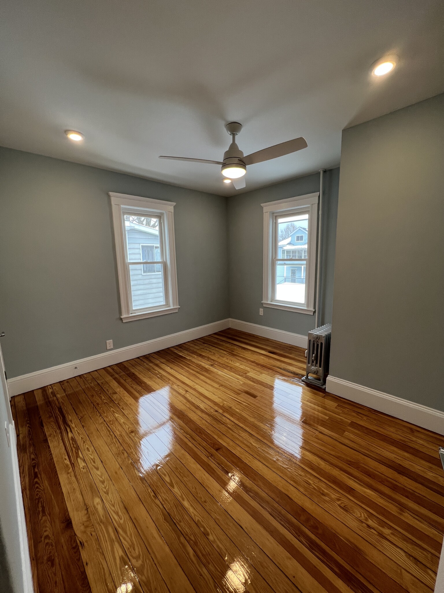 11 Burnham St, Tufts