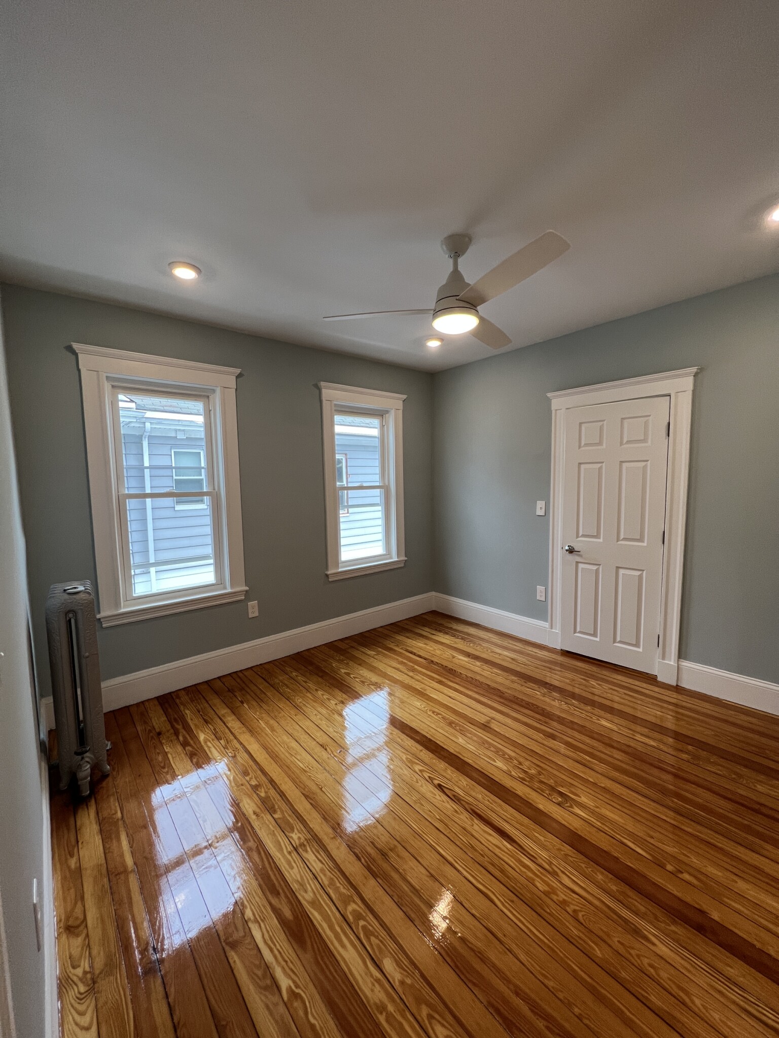 11 Burnham St, Tufts