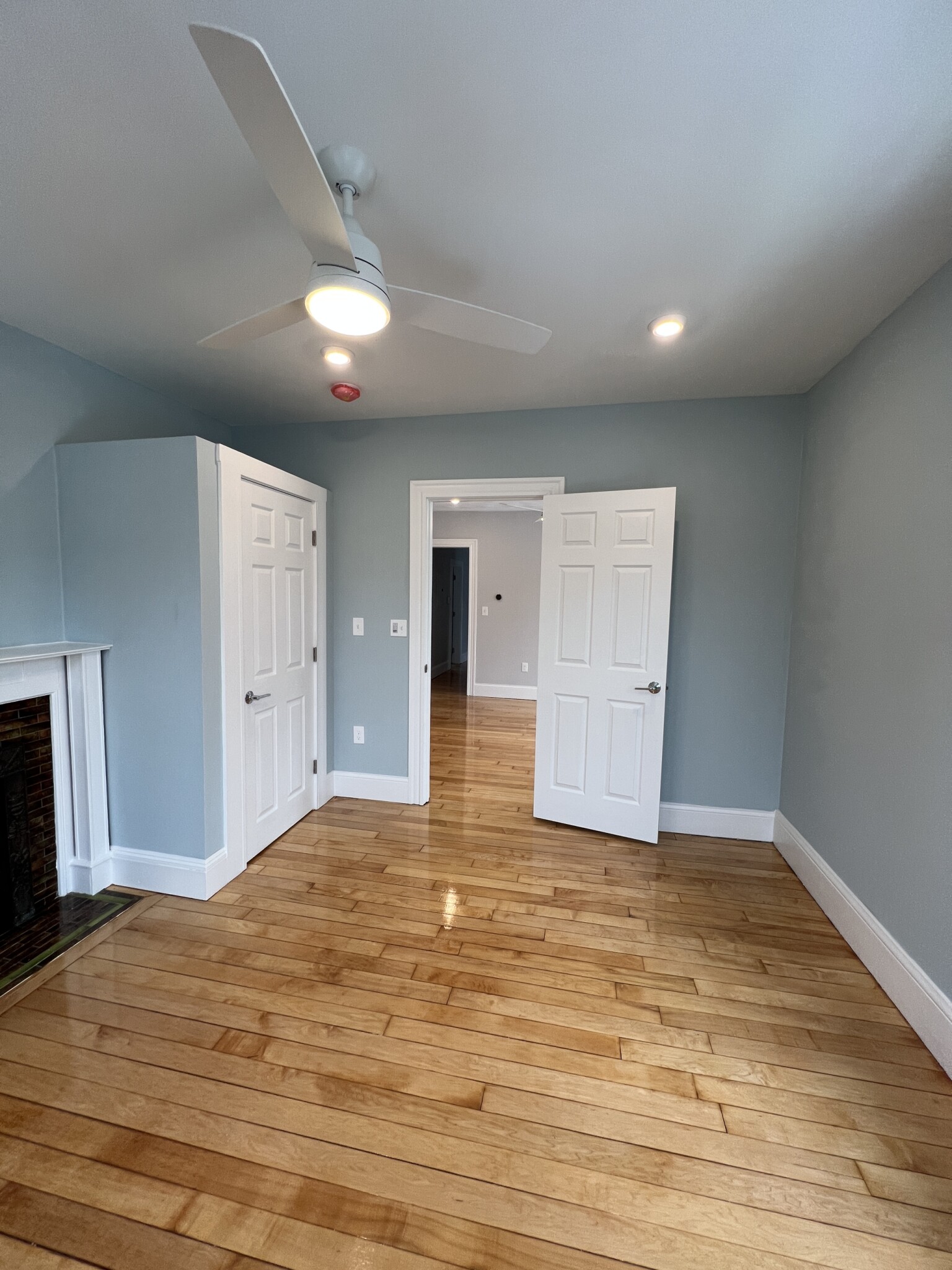 11 Burnham St, Tufts