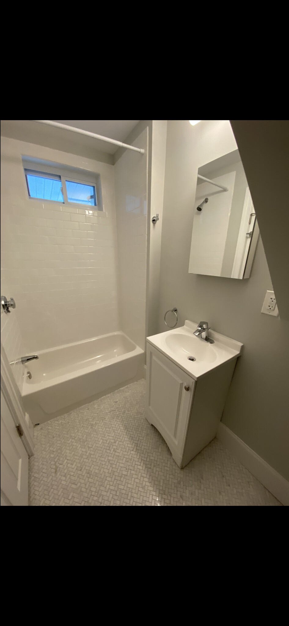 3 5 Hamilton Rd, Davis Square