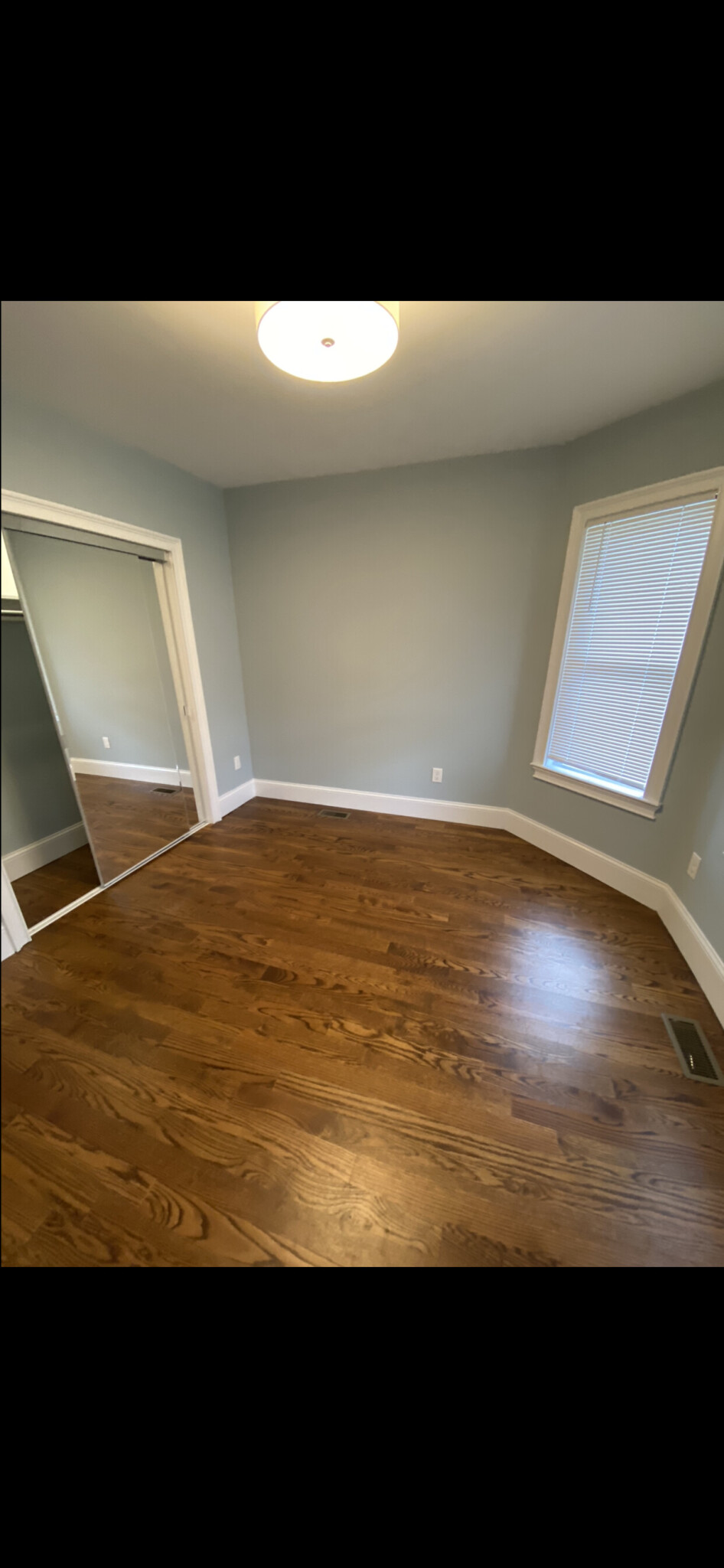 3 5 Hamilton Rd, Davis Square