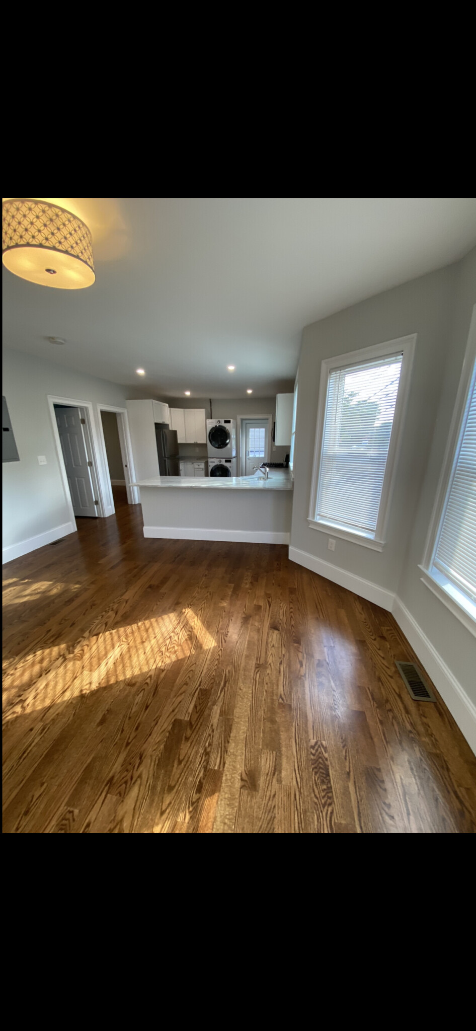 3 5 Hamilton Rd, Davis Square