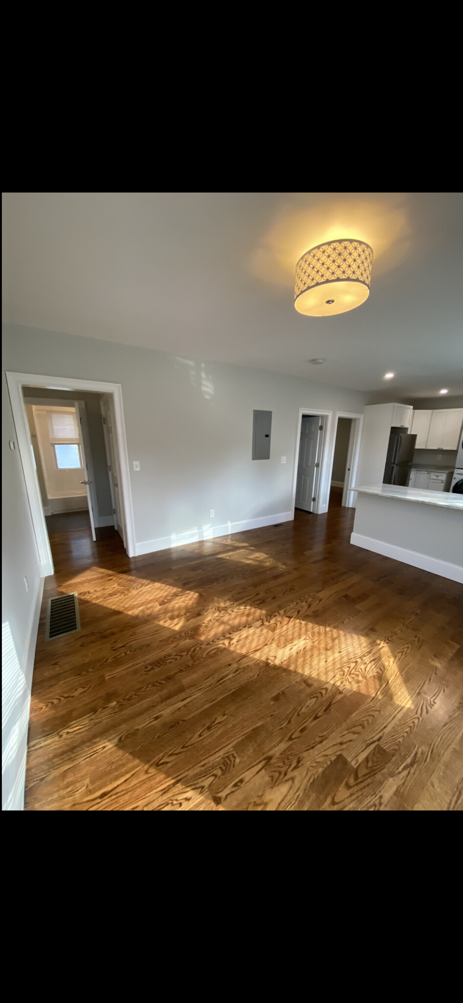 3 5 Hamilton Rd, Davis Square