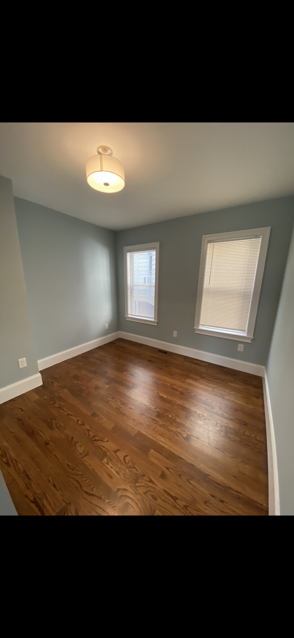 3 5 Hamilton Rd, Davis Square