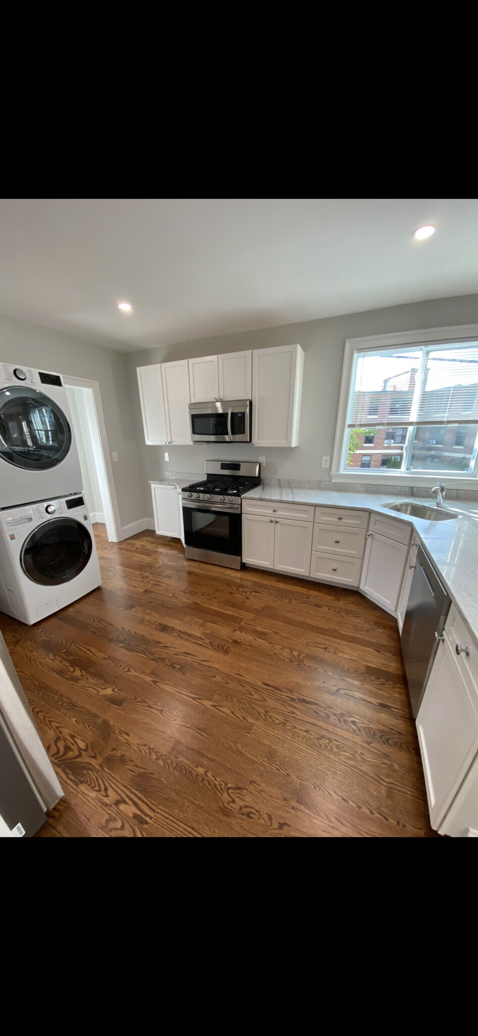 3 5 Hamilton Rd, Davis Square