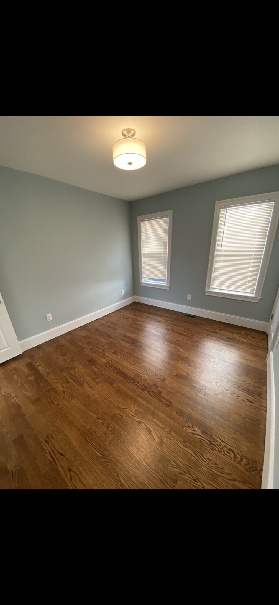 3 5 Hamilton Rd, Davis Square