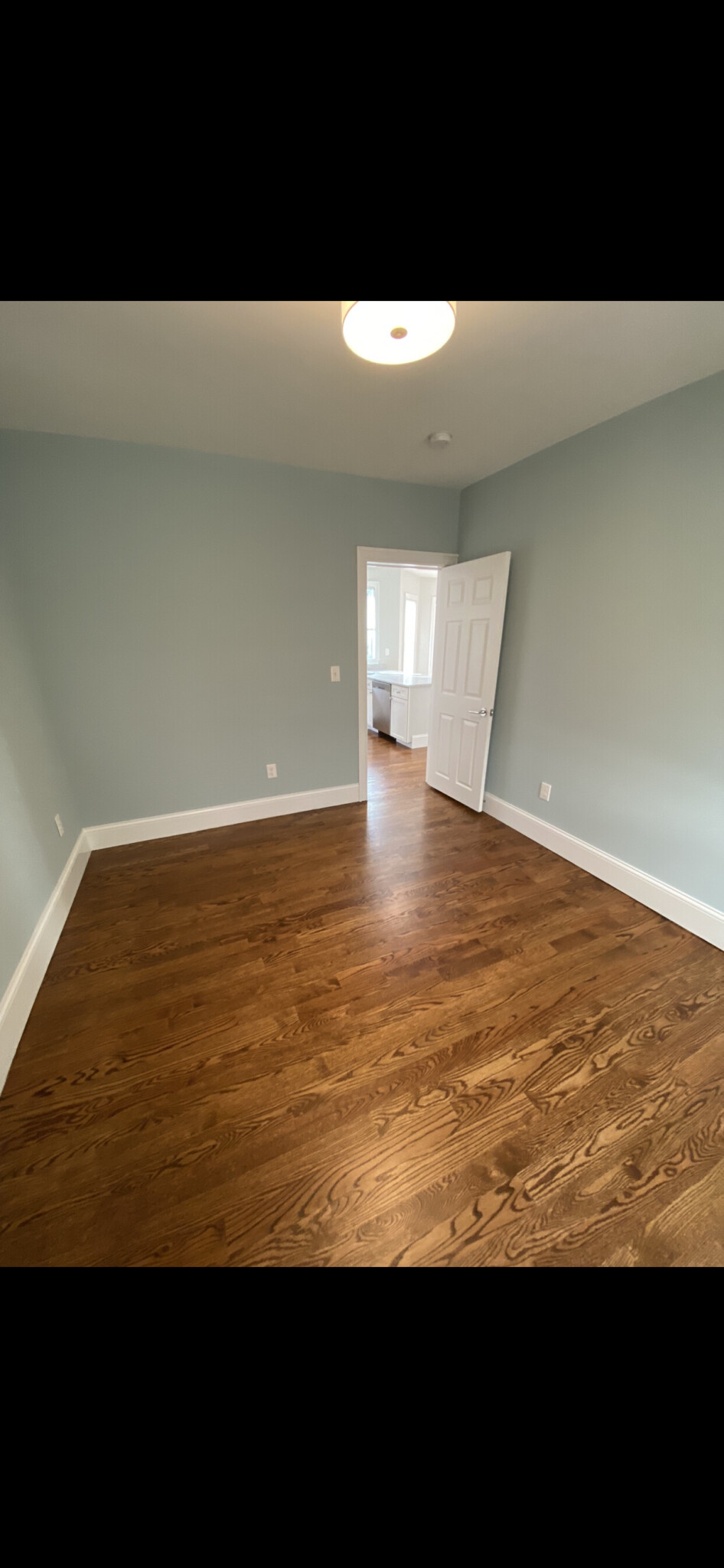 3 5 Hamilton Rd, Davis Square